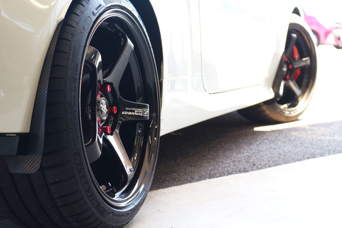 ヨコハマ】ADVAN Racing GT8 FORGED鍛造 8.5J×18+45 PCD114.3-5穴☆245 