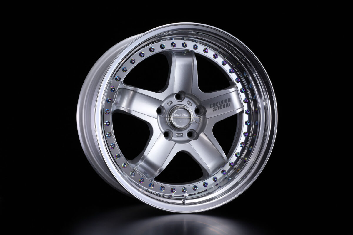 新作情報】スーパースター シェブロン レーシングS3 & レオンハルト 