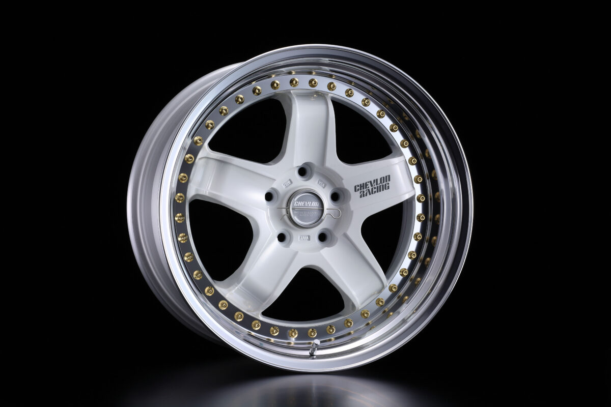 新作情報】スーパースター シェブロン レーシングS3 & レオンハルト 