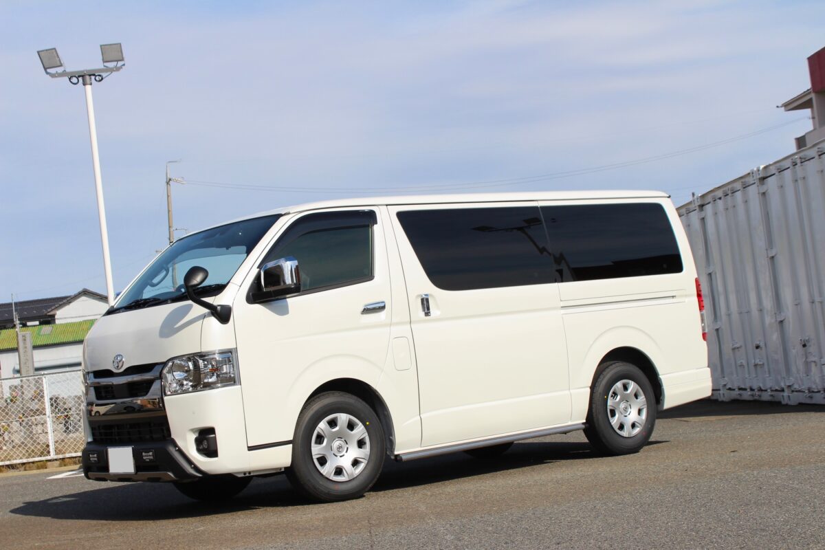 納車後速攻カスタム!!ハイエースにRAYS デイトナM9プラス×オープン 