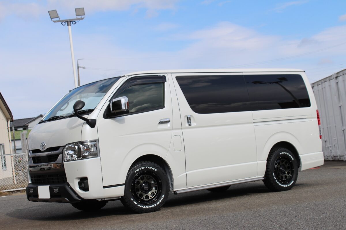 納車後速攻カスタム!!ハイエースにRAYS デイトナM9プラス×オープン 