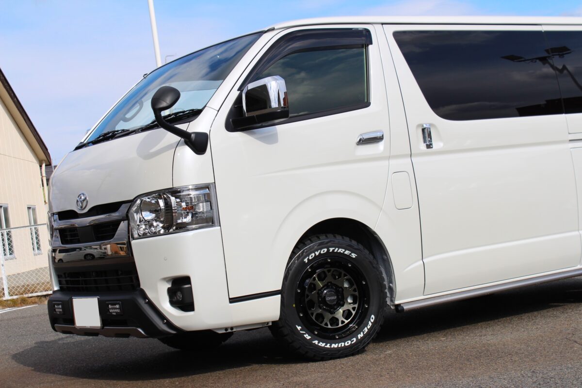 デイトナ DAYTONA ハイエースにて使用 PCD139.7 6H GOODYEAR NASCAR EAGLE#1 215/65R16 200系ハイエース用 車・バイク・自転車 ハイエース スタッドレス