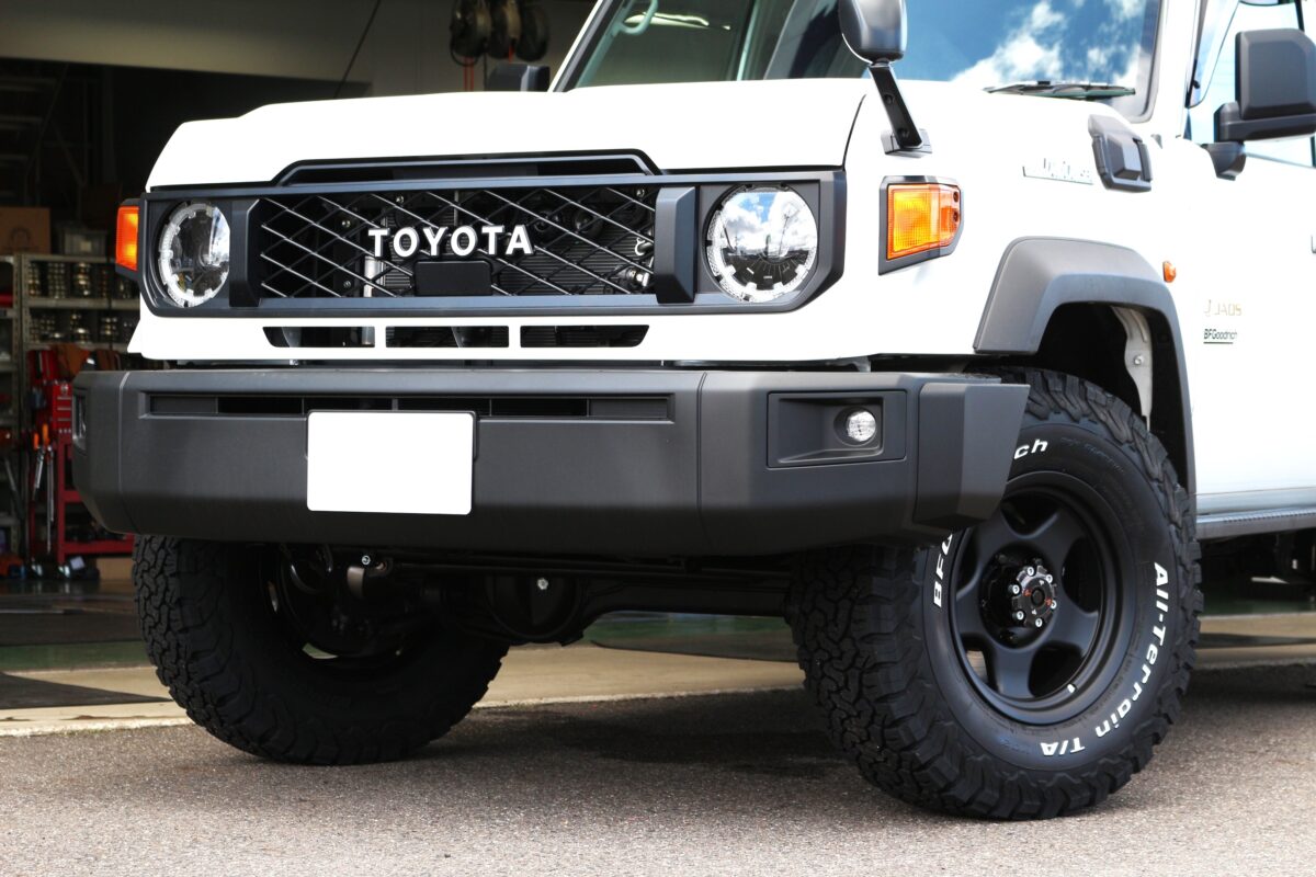 TOYOTA ランドクルーザー70 ( GDJ76 W) に ブラッドレーV 装着。265 