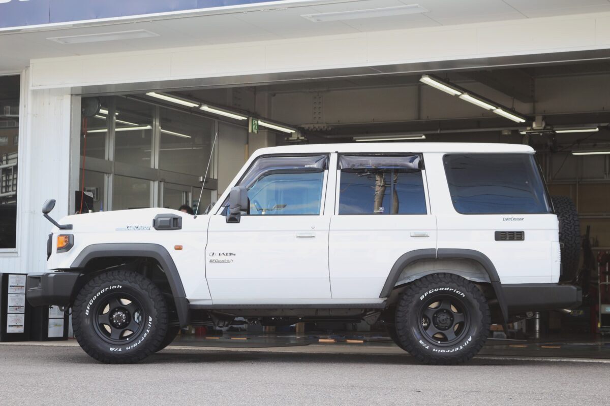 TOYOTA ランドクルーザー70 ( GDJ76 W) に ブラッドレーV 装着。265 