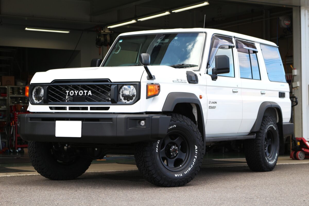 TOYOTA ランドクルーザー70 ( GDJ76 W) に ブラッドレーV 装着。265 