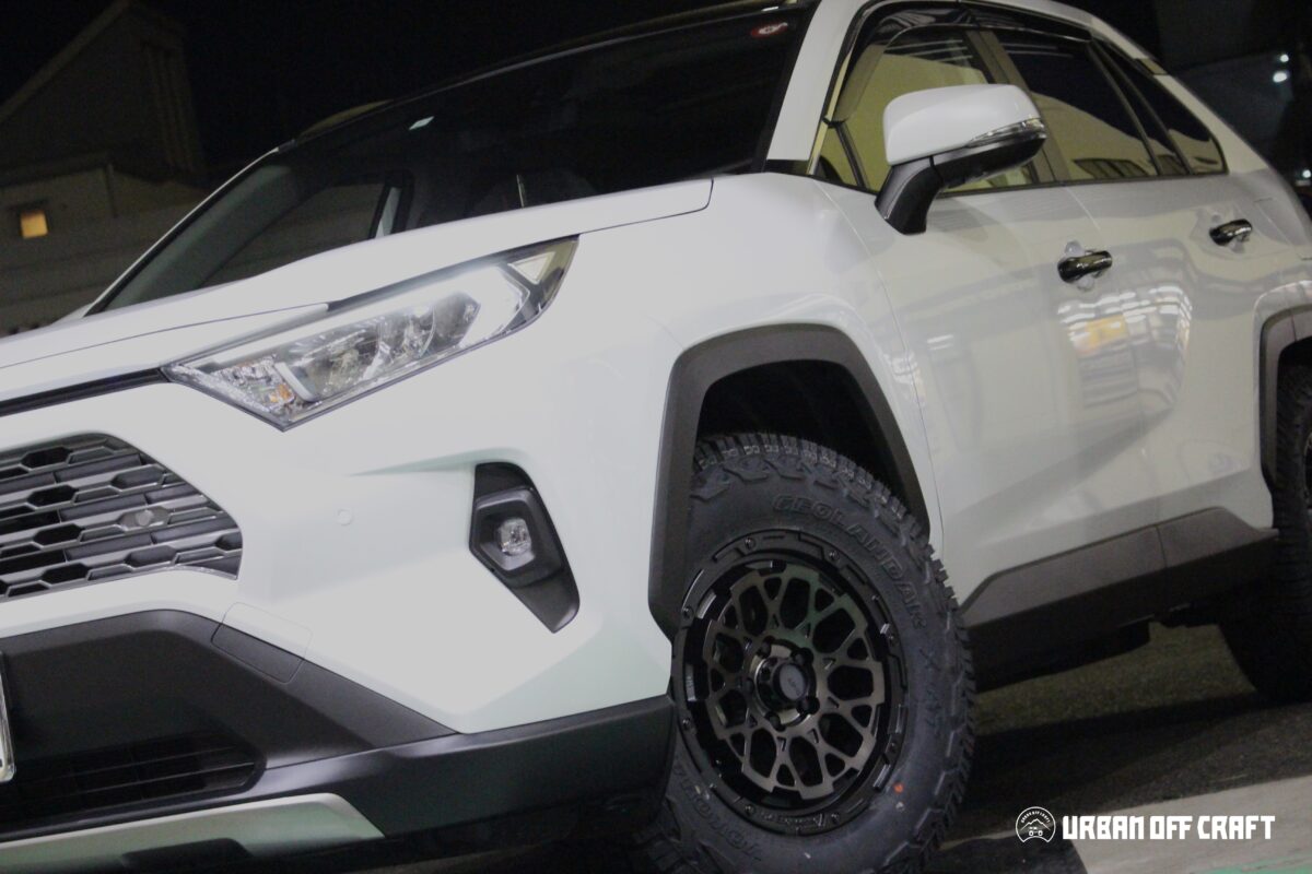 RAV4　フォーバイフォーエンジニアリング　エアジーロックス　ジオランダーX-AT　即日　オフ系　カスタム　ホイール　