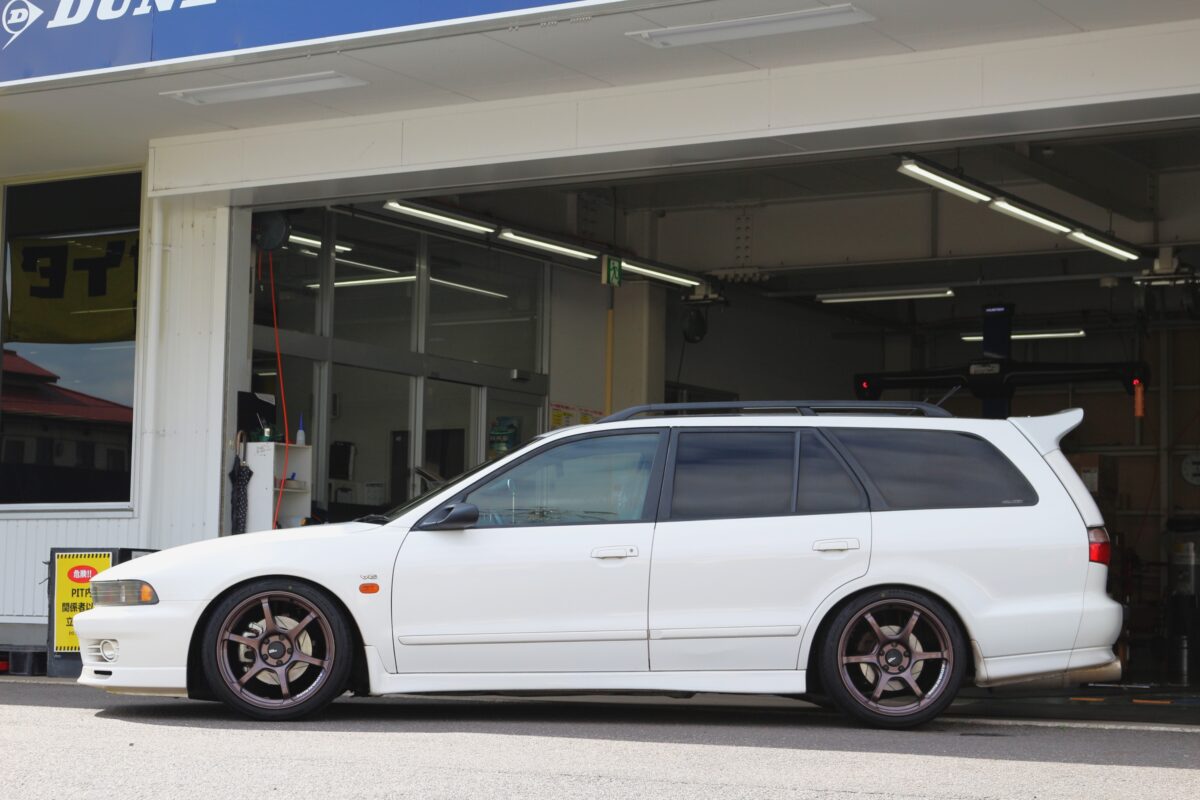 MITSUBISHI レグナム に アドバンレーシング RG-4 装着 。 | 多治見店 