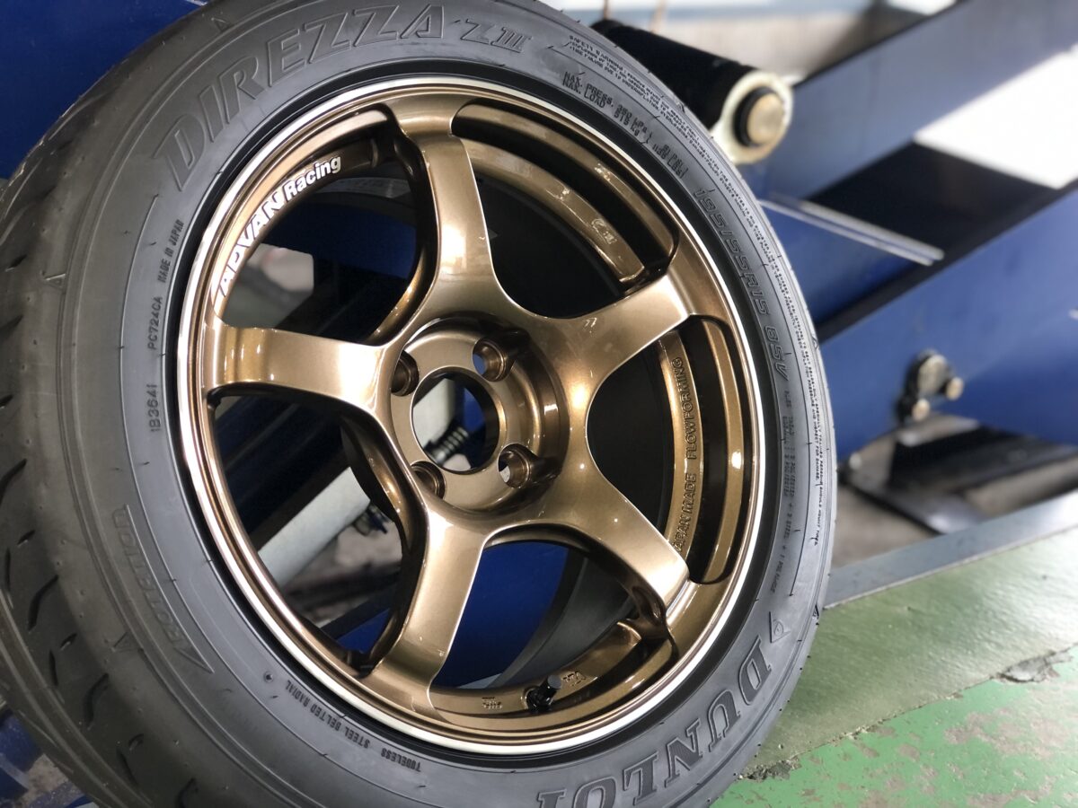 NDロードスターに15インチ！ADVAN TC-4のGTRデザインでサーキット  