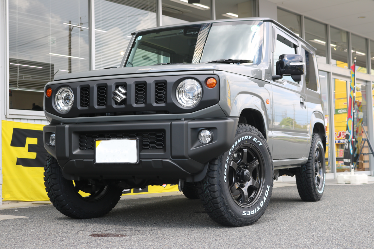 JB64ジムニーにRAYS グラムライツ57DR-XとTOYOオープンカントリーRTを 