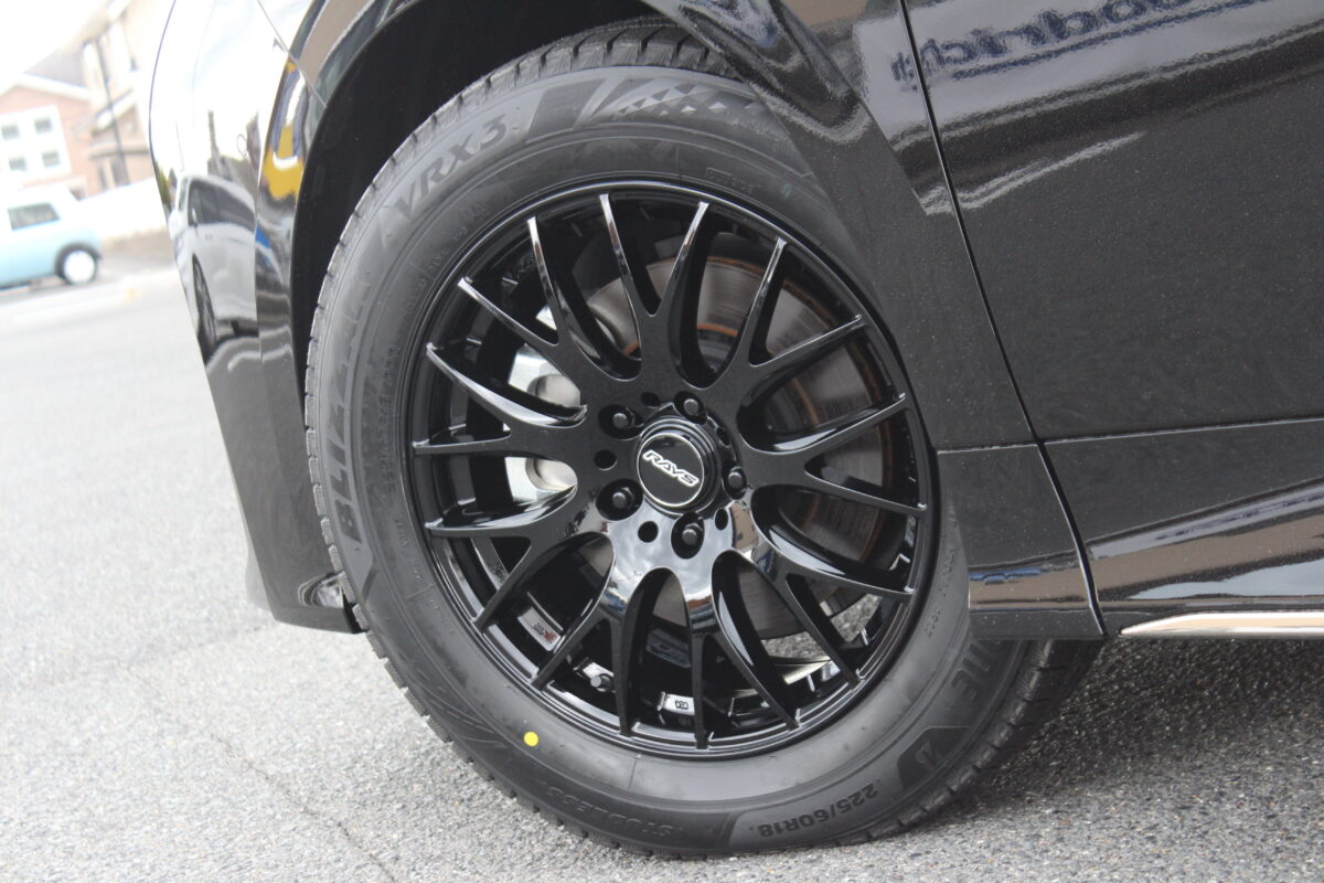 クラウンスポーツ 235/60R18 スタッドレス | ブリヂストン ブリザック 