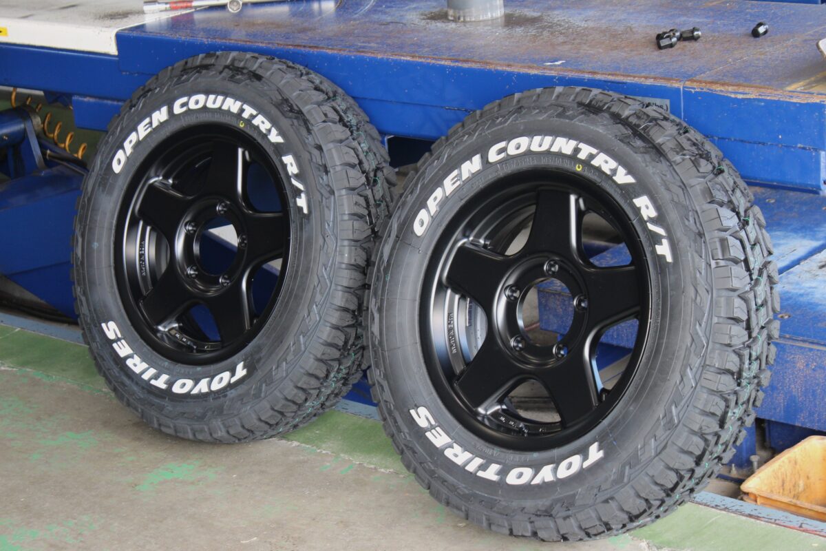 カスタムブログ】JB64ジムニーに4×4エンジニアリング ブラッドレーV 