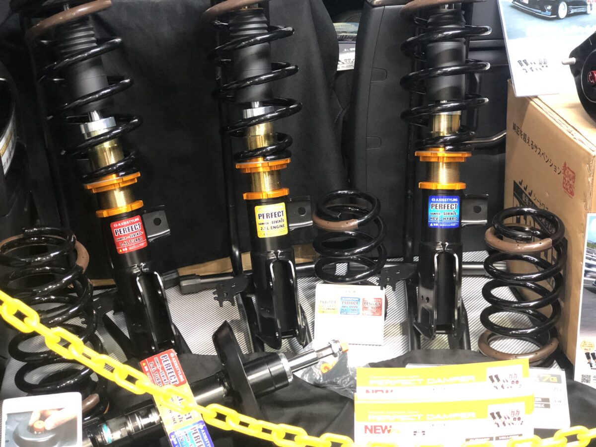 ハイエース　200系4WD 純正ショック 減衰力強化 ハイエース200系 4WD(2W可) 純正ショック ワンオフ加工 減衰力強化 美