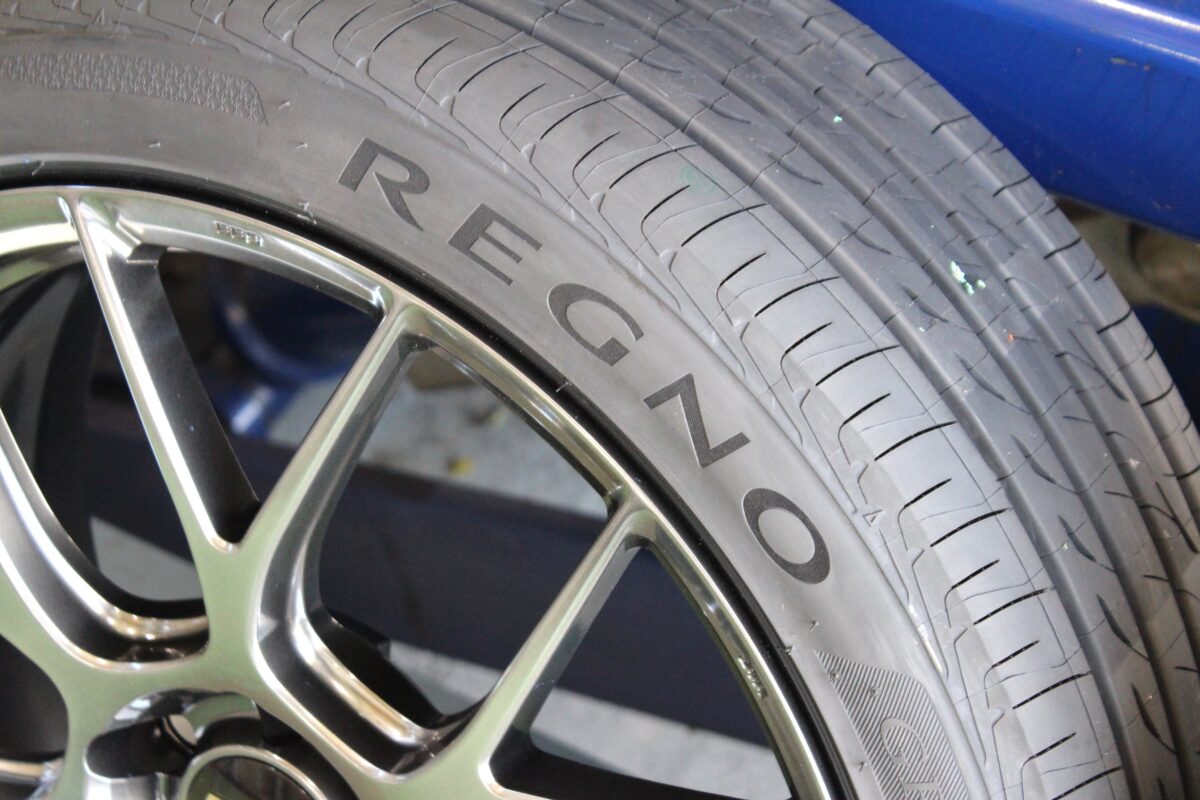 カスタムブログ】220系クラウンに鍛造ホイールBBS RE-V7×ブリヂストン 