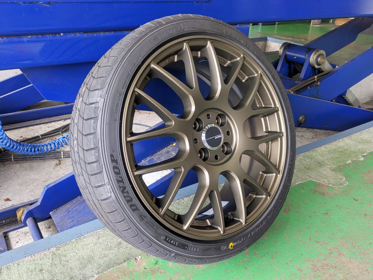 カスタムブログ】WORKエモーションM8R ＆ RSR Ti2000装着でヤリスを 