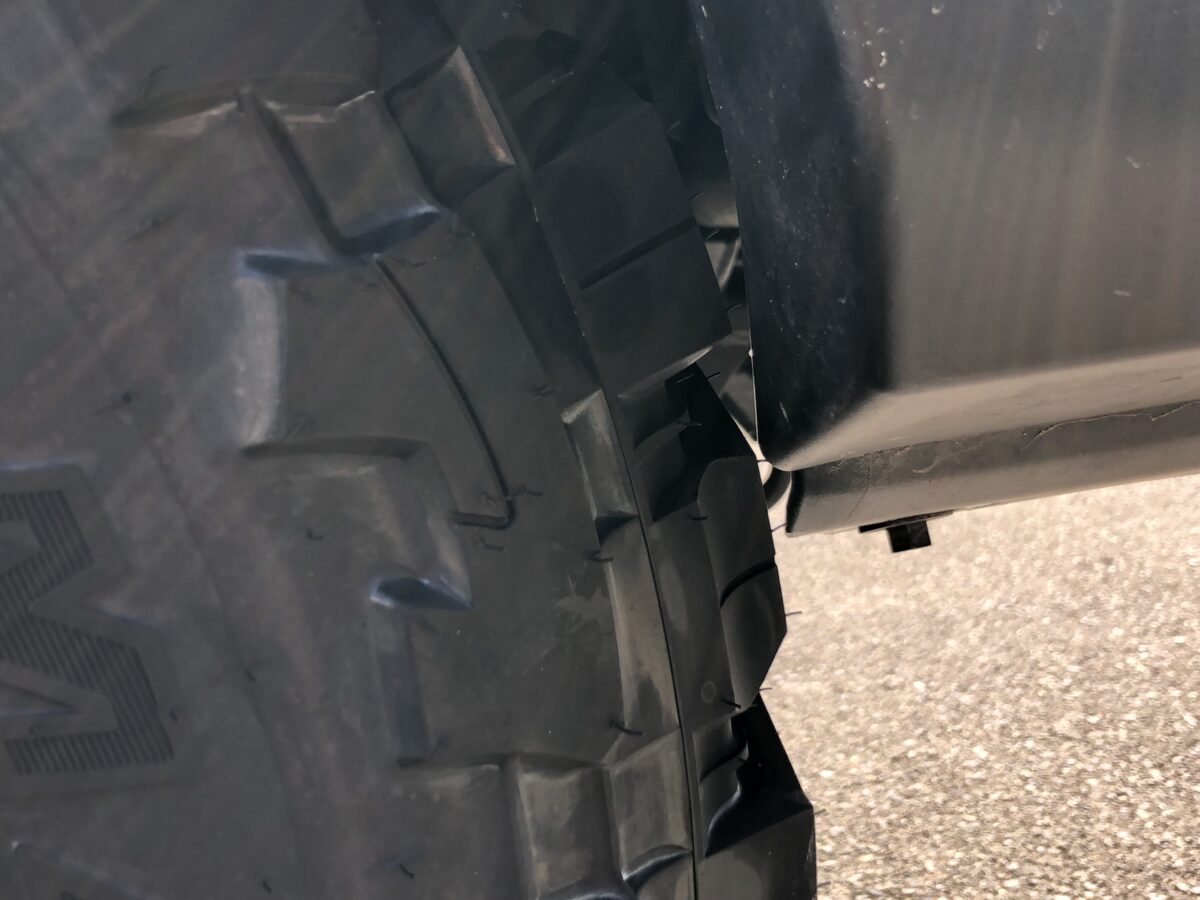 カスタムブログ】イケるの？70ランクルに285/75R16 干渉は？加工は 