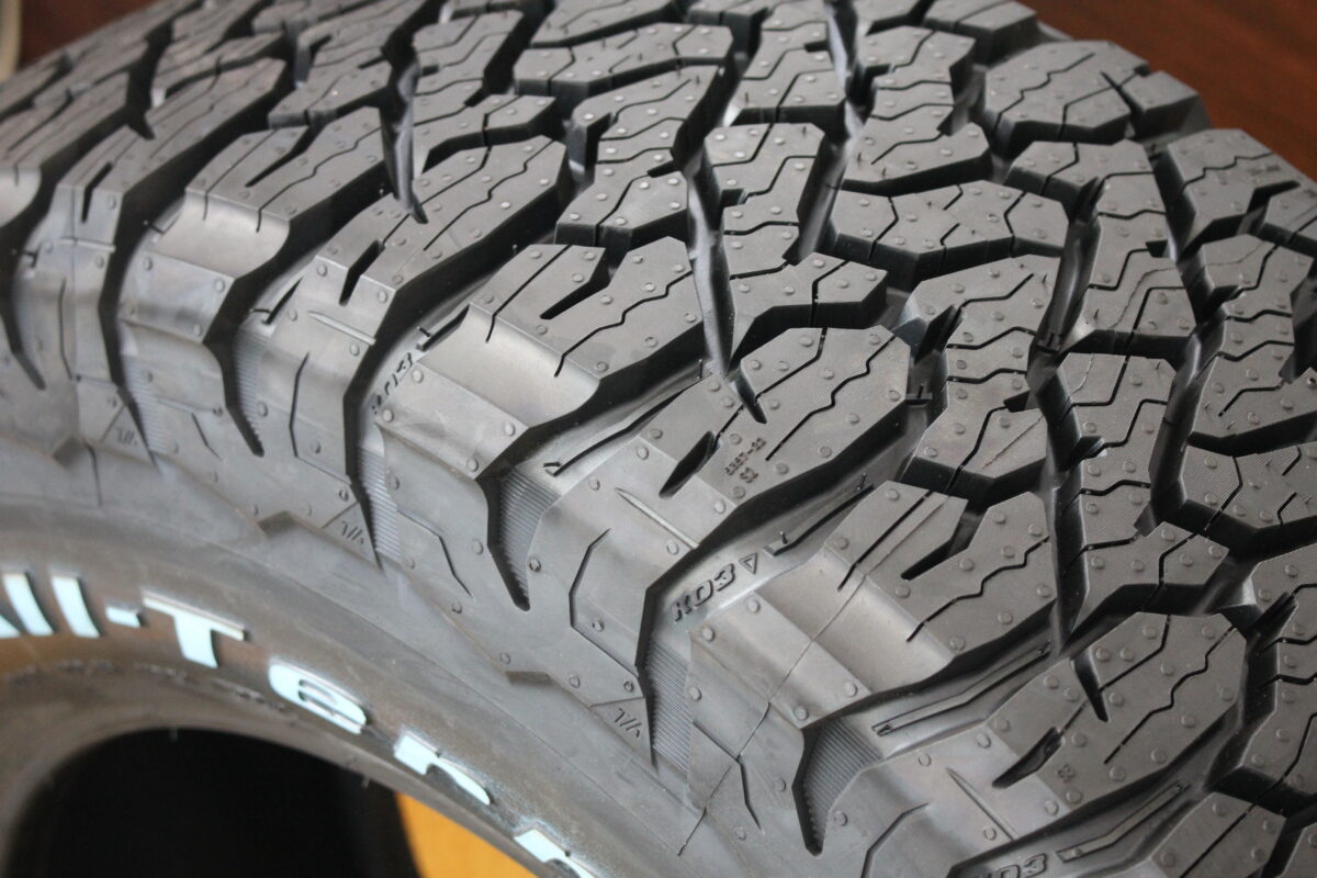 BFグッドリッチ オールテレーンタイヤ KＯ☆285/55R20☆20インチ 1台分☆ホワイトレター☆FJクルーザー サーフ プラド等☆タイヤ4本☆③-11 ＢＦグッドリッチＡＬＬＴＥＲＲＡＩＮ 285⁄55Ｒ20 4本セット