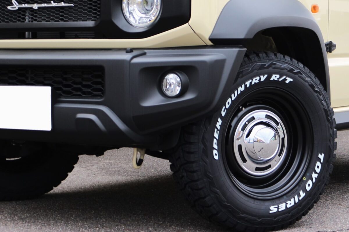 JB74「ジムニーシエラのホイールカスタム」クラシカルで人気！DEAN 