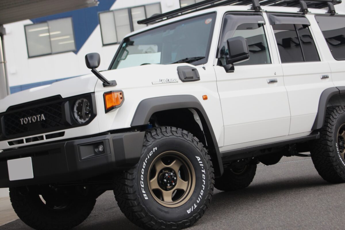 ランクル70 GDJ76W ホイール カスタム ブラッドレーV ブラブイ BFグッドリッチ ARB ルーフラック ショックアブソーバー 15㎜フロントアップ