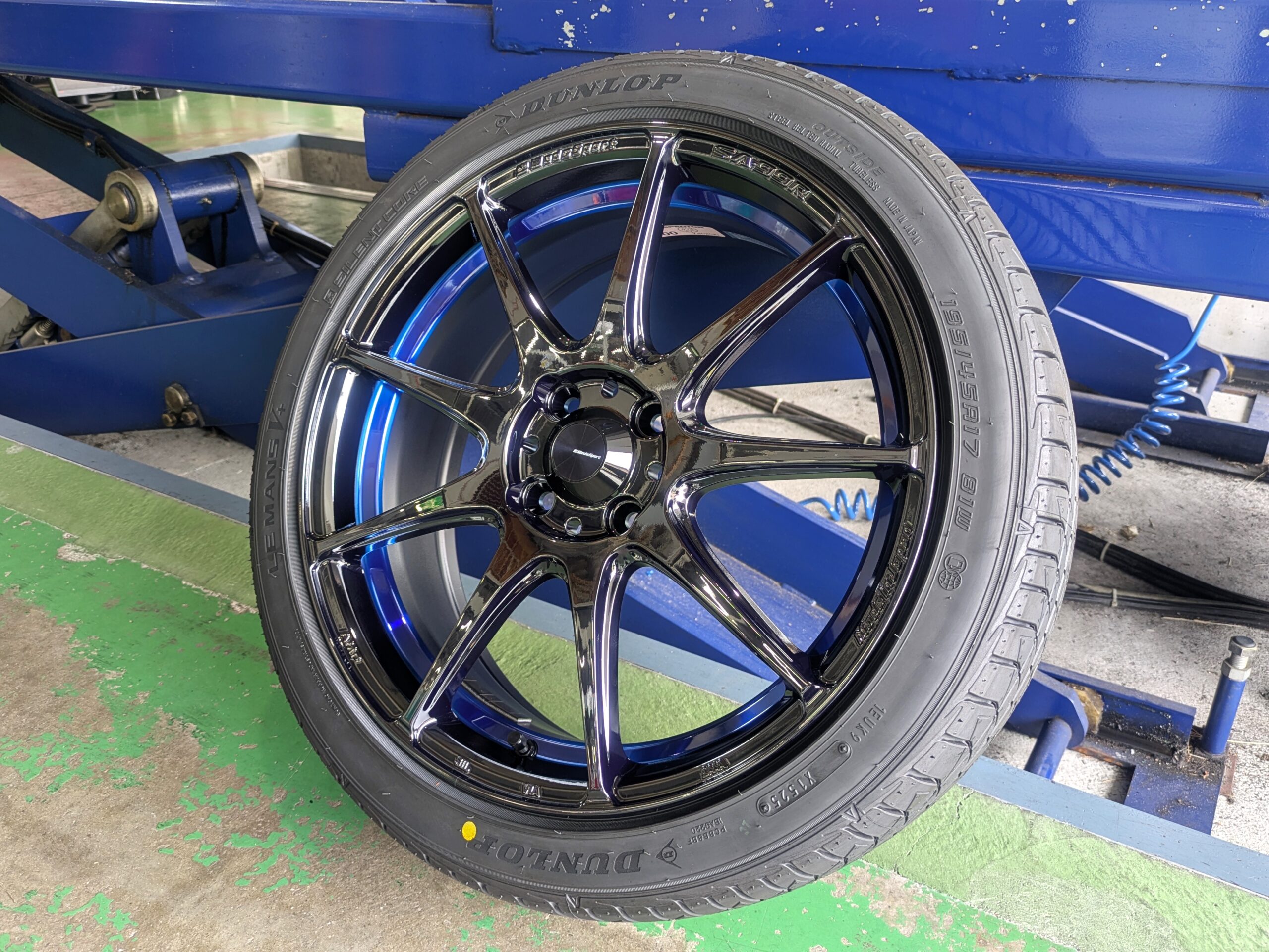 カスタムブログ】ホンダ フィットにウェッズスポーツ SA-99R 17インチ 