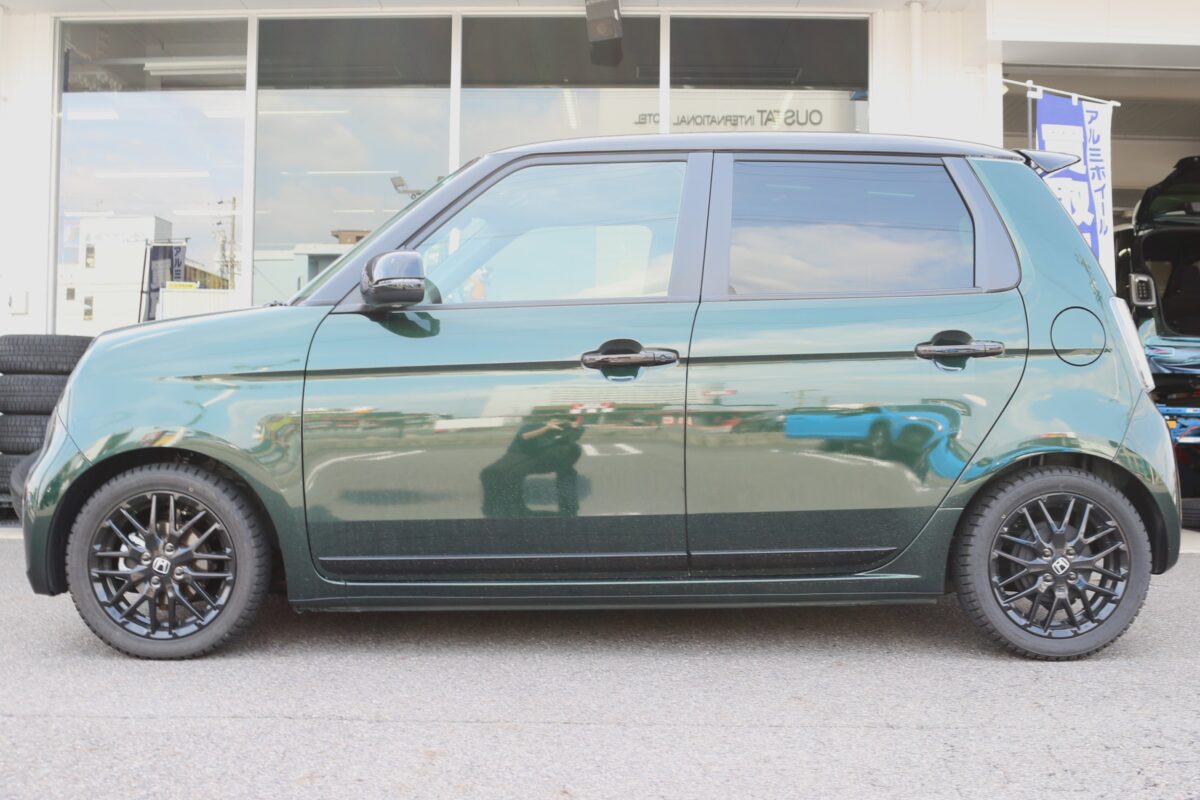 レーシンググリーン(IG)　RAYS VOLKRACING  TE37 SONICの15インチを装着したN-ONE