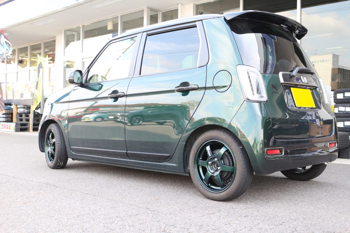 レーシンググリーン(IG)　RAYS VOLKRACING  TE37 SONICの15インチを装着したN-ONE