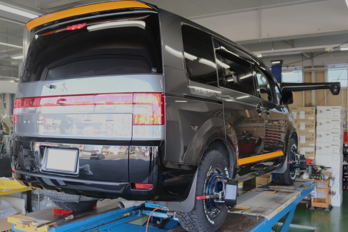 四輪アライメント調整