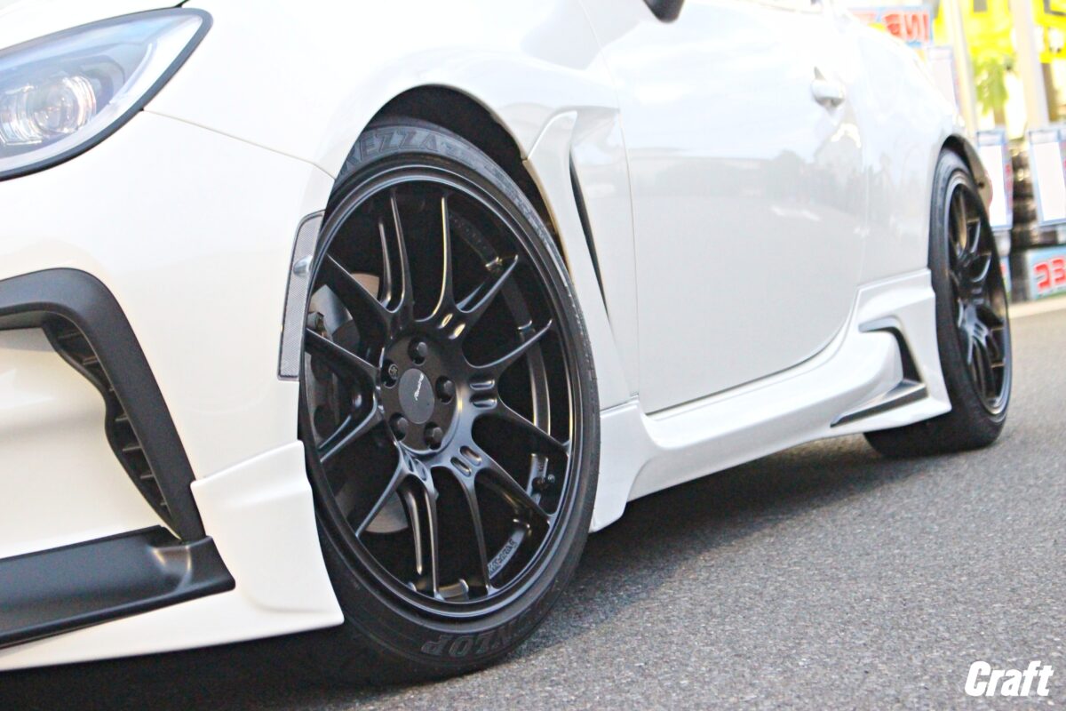 エンケイ Racing GTC02 「 Mフェイス 」 で仕上げたGR86をご覧あれっ 
