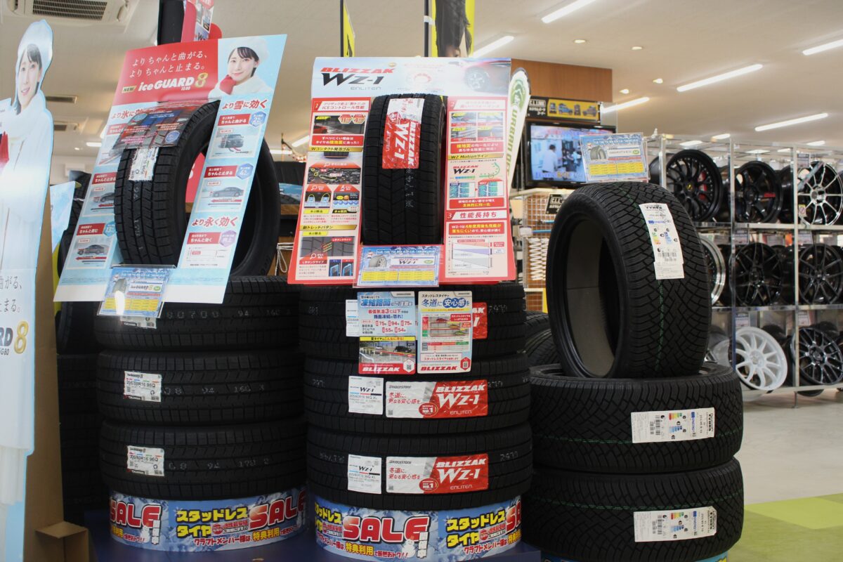 【RAYS&MID】シーズンセレクションホイールが勢揃い!!スタッドレスタイヤのホイール選びに最適!!新作ブリザックWZ-1やアイスガードIG80に北欧メーカーノキアンなどのスタッドレスタイヤが勢揃い!!<br />
冬タイヤの準備は、早いに越したことはないですよ!?ブリザックWZ-1にアイスガードIG80の新作モデルからEV車専用設計のノキアンタイヤのスタッドレスタイヤありますよ!!!