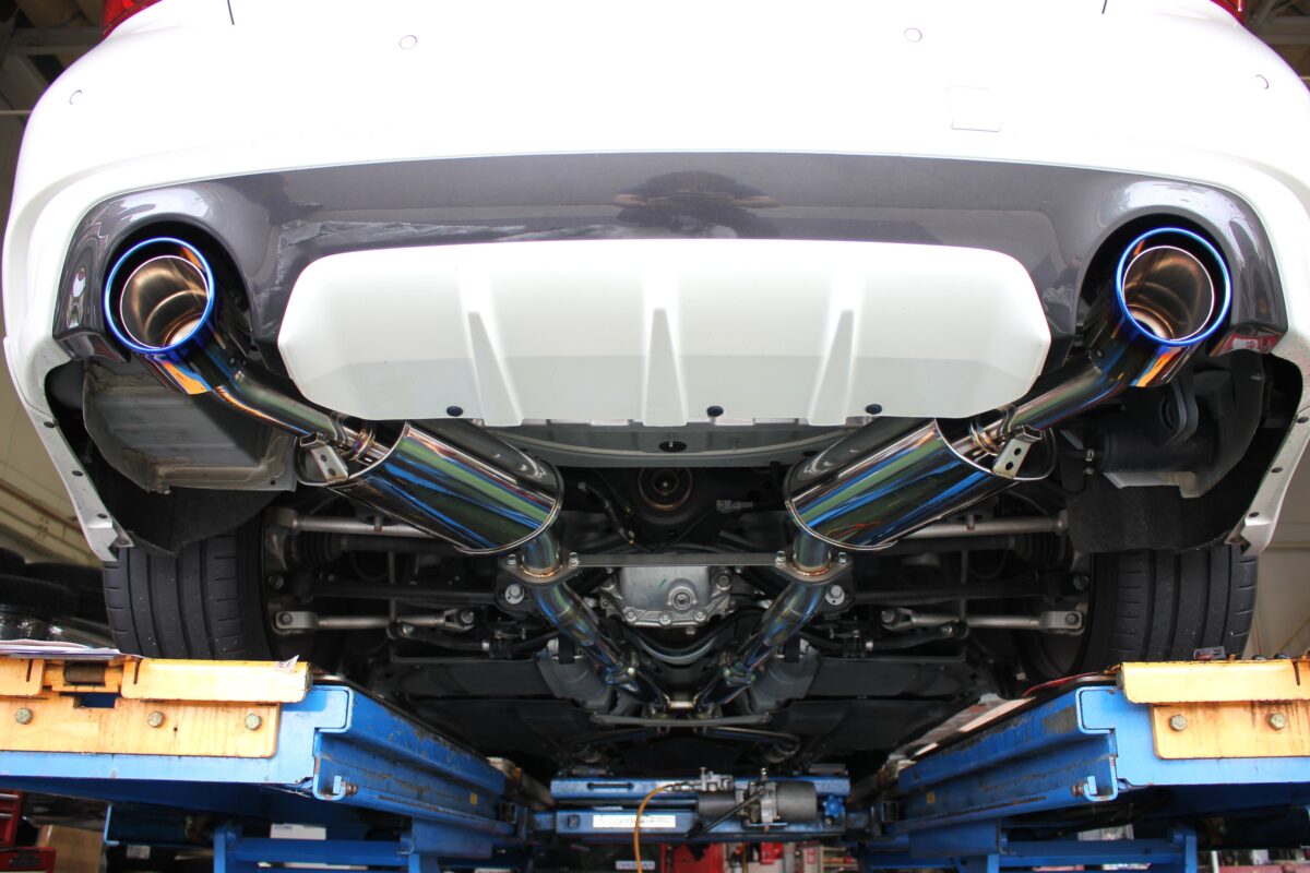 「スカイライン 400R」に「柿本改 クラスKR」を装着