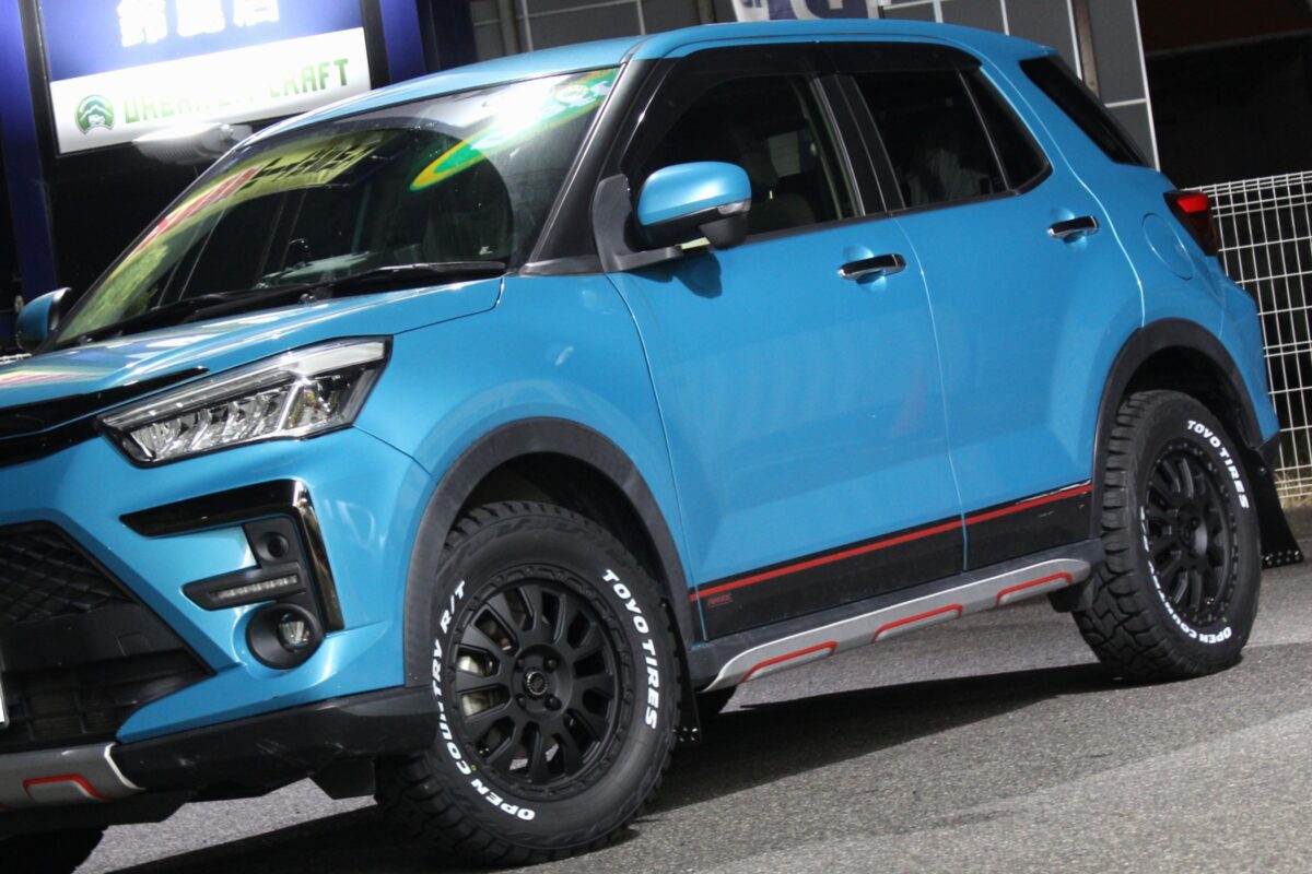 ライズにタナベ UP210とトーヨー オープンカントリーR/T とラ・ストラーダ アヴェンチュラを装着