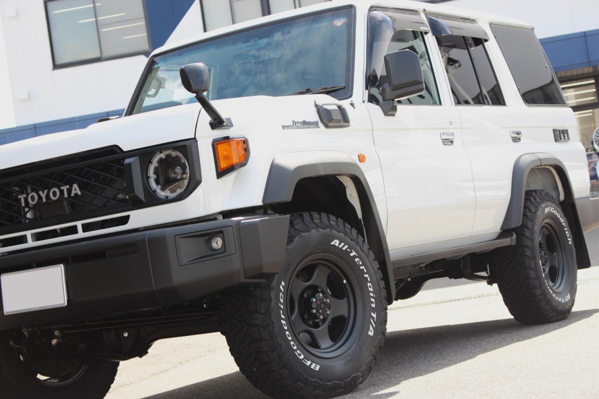 【ランクル70】4x4Engineerig serviceの15㎜スペーサーに王道ブラッドレーVにBFグッドリッチKO3を装着デス！！