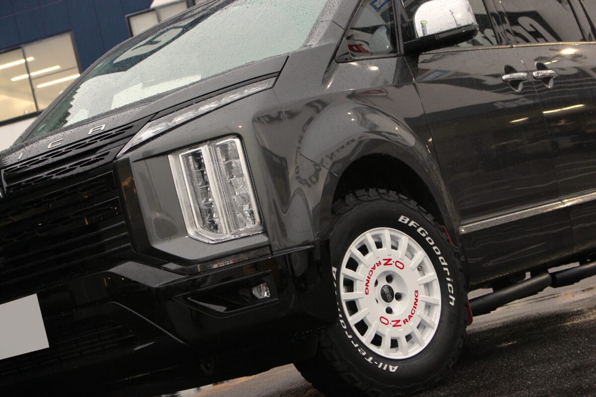 イタリア名門のホイールメーカーOZレーシングのラリーレーシングを装着したデリカD5