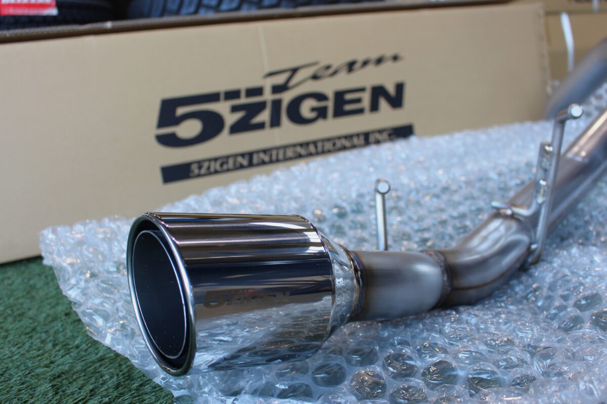 【ランクル250】マフラー交換！5ZIGENのサイド出しマフラーを装着デス！！