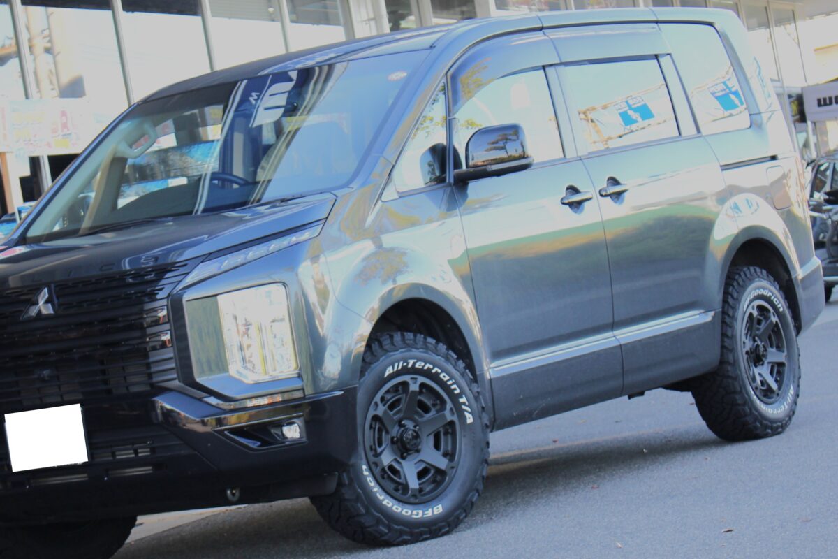 デリカD:5をオフロードカスタム クリムソン MG アーマーFFとBFグッドリッチ KO3を装着