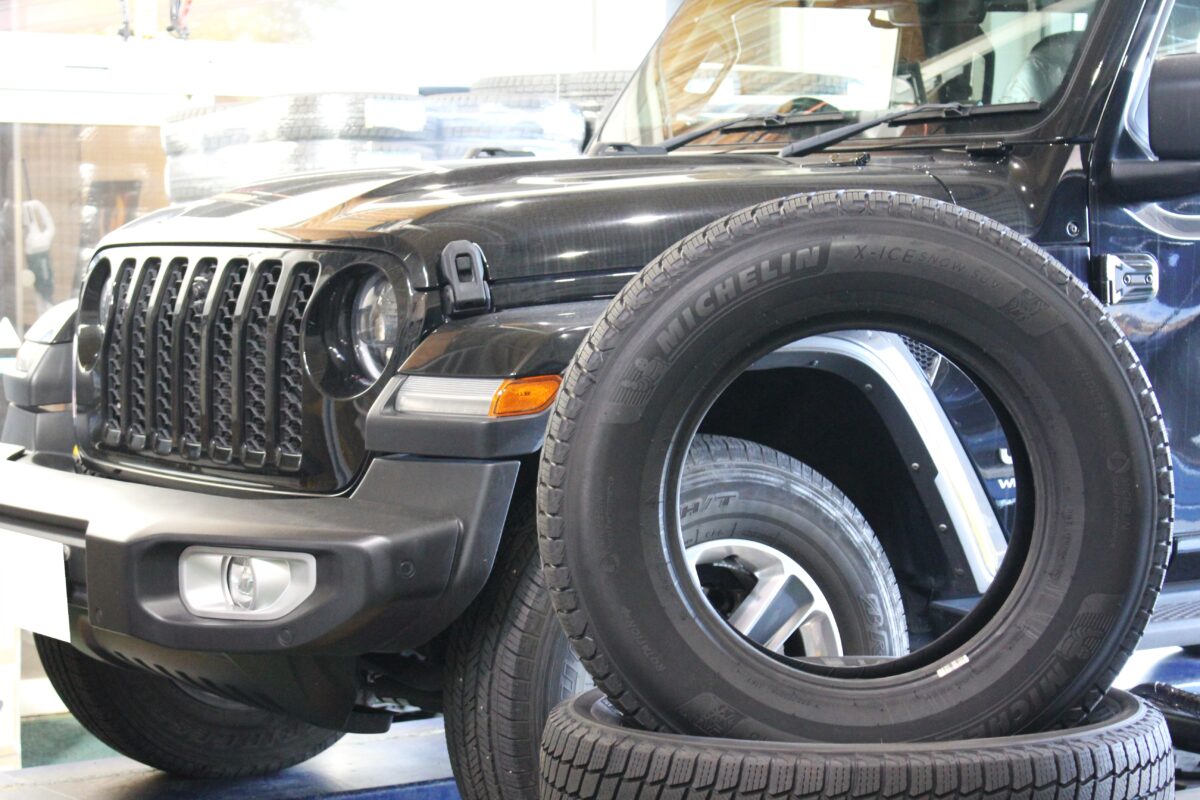 JEEP スタッドレス•ホイールセット 18インチ 空気圧センサー付き 