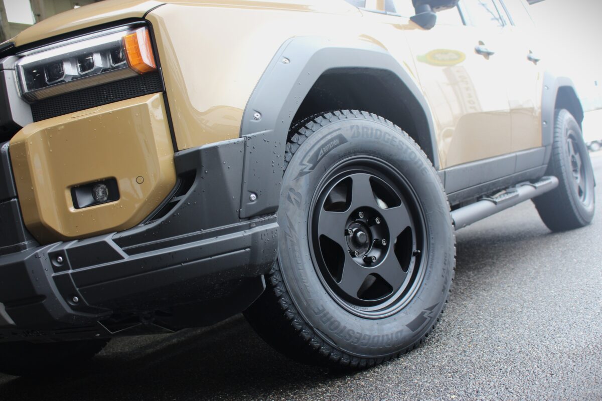 【ランクル250】ブラッドレー フォージド匠×ブリザックDM-V3を18インチで装着デス！！！