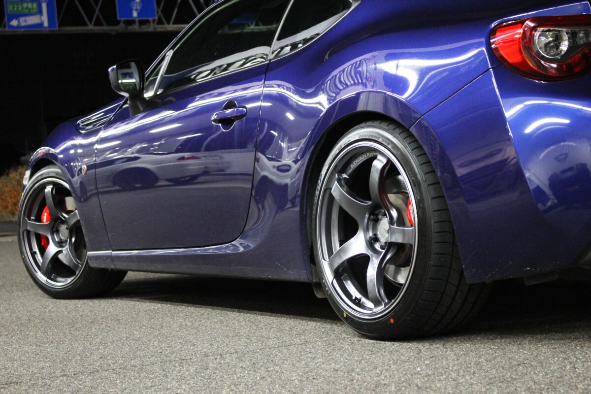 ZN6 86】大迫力の9.5J！アドバン TC-4 ＆ ブリッツ ZZ-R でスーパーGTR 