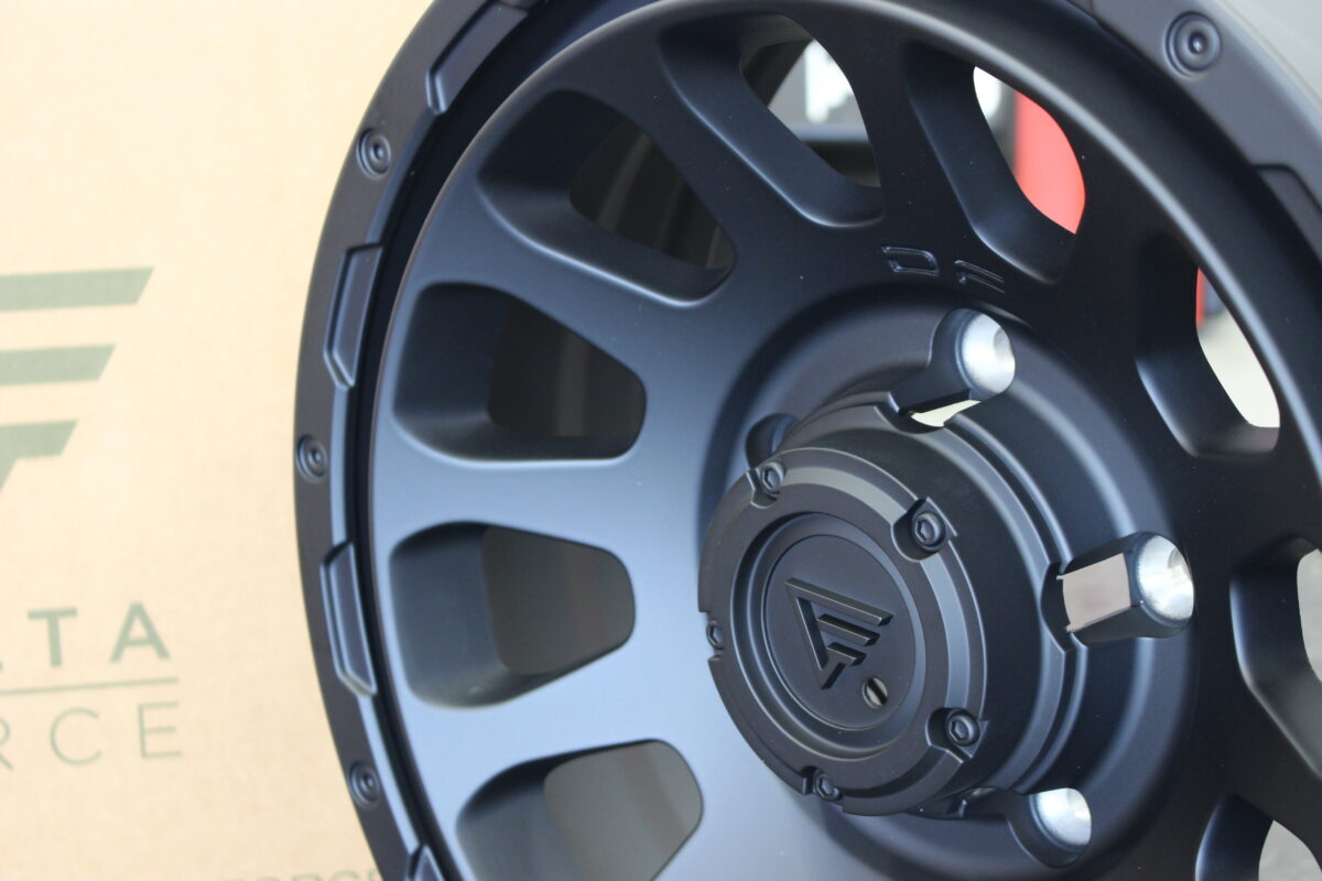 デルタフォースオーバルのマッドブラック