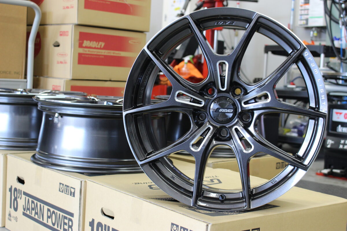 フォレスターにレイズグラムライツを装着すると