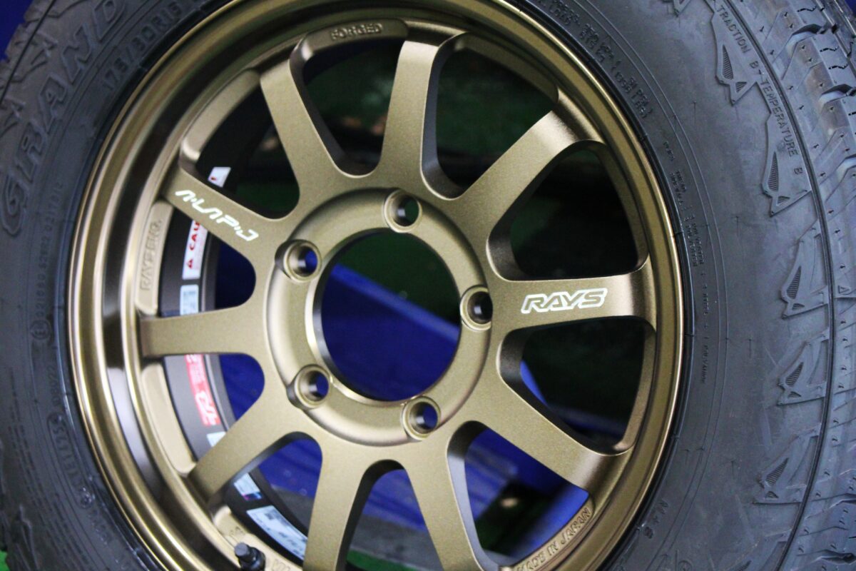 ジムニー専用鍛造ホイール！JB23ジムニーにレイズ A-LAP-J＋グラン 