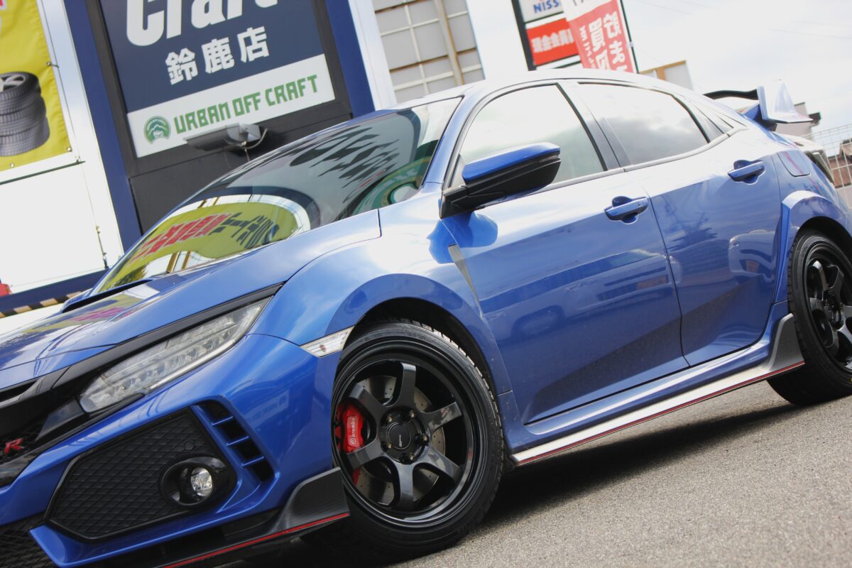 FK8シビックタイプRにMIDのR06とダンロップのウィンターマックス02を装着した画像