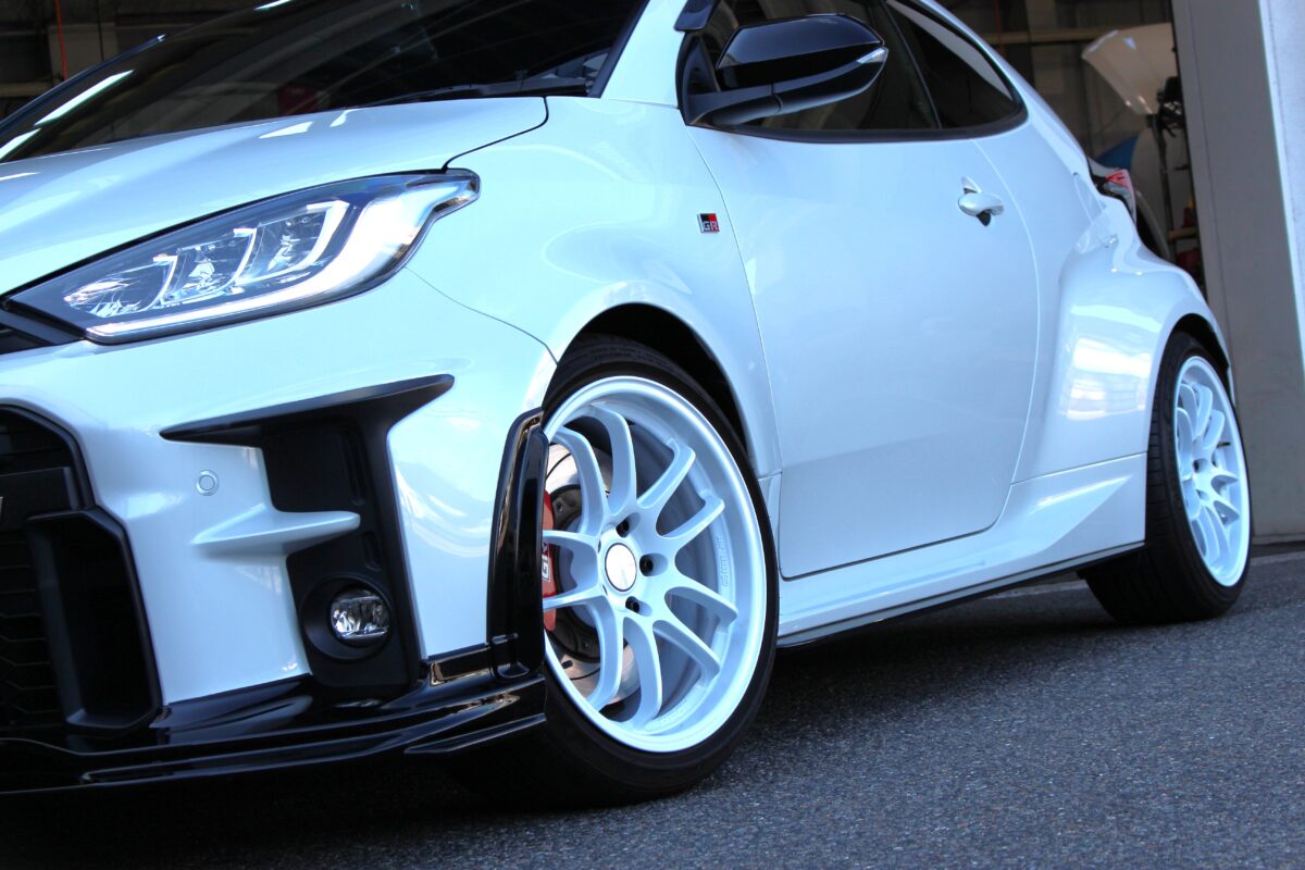 【GRヤリス】HKS ハイパーマックスS × エンケイ PF01EVOで極上の走りとツライチを実現☆彡