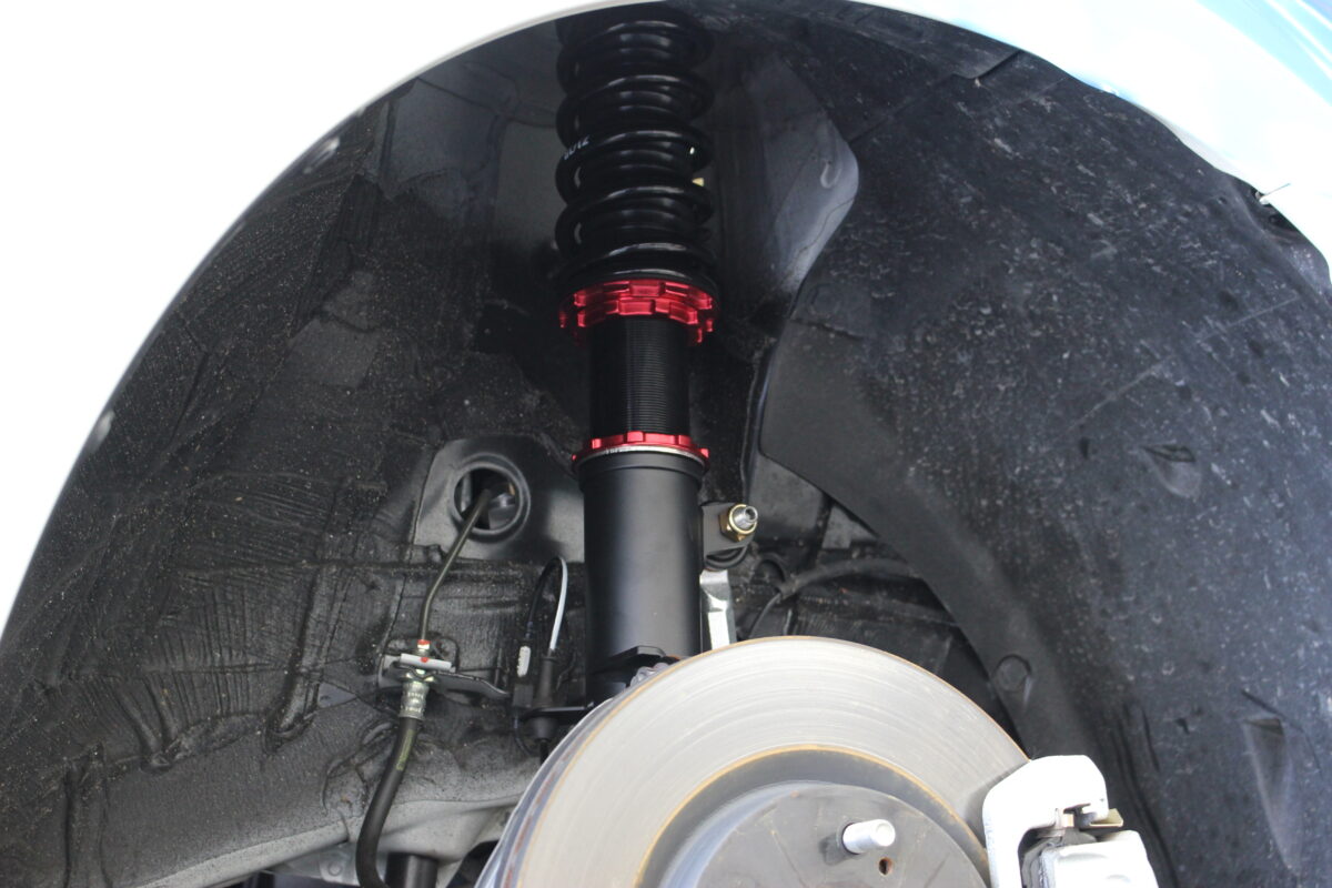 ZC３３SスイフトスポーツにブリッツダンパーZZR