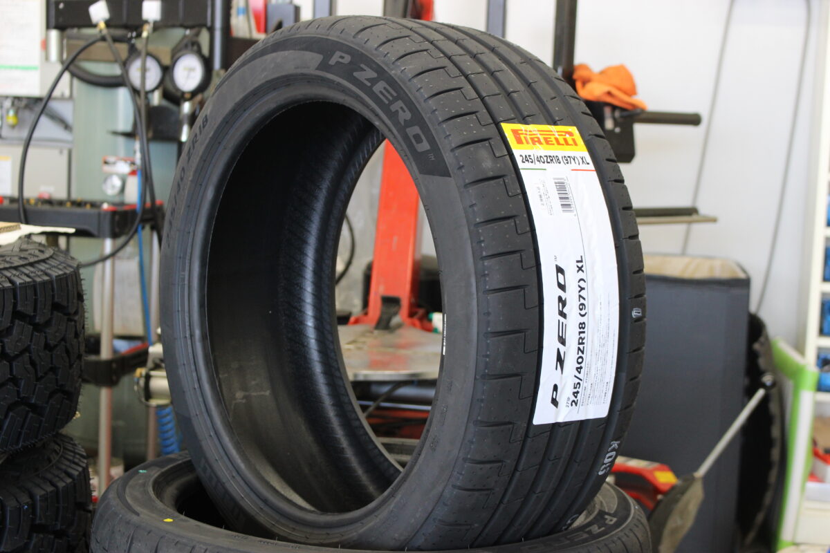 ピレリPゼロの新商品が発売。PZ5ははハイパフォーマンスタイヤです。