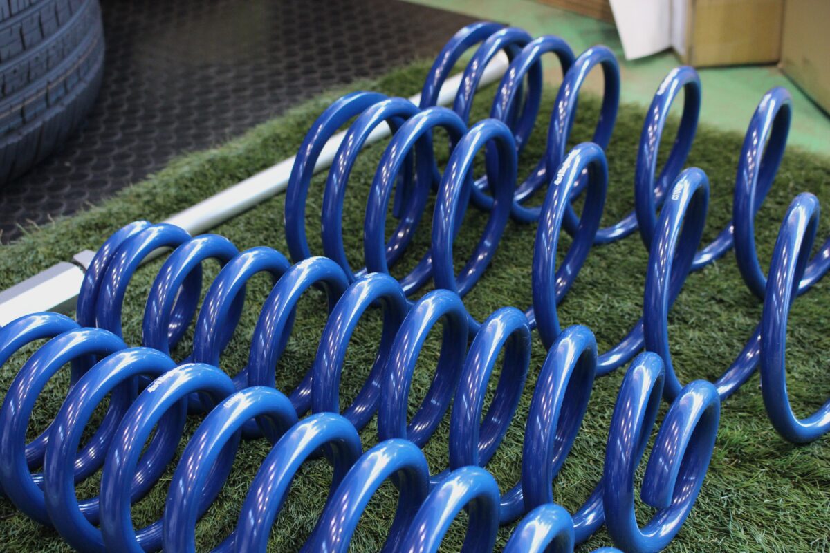 【ランクル250】4x4engineering serviceのコイルスプリングで約2インチアップで見た目＆乗り味も諦めないスタイルに☆彡