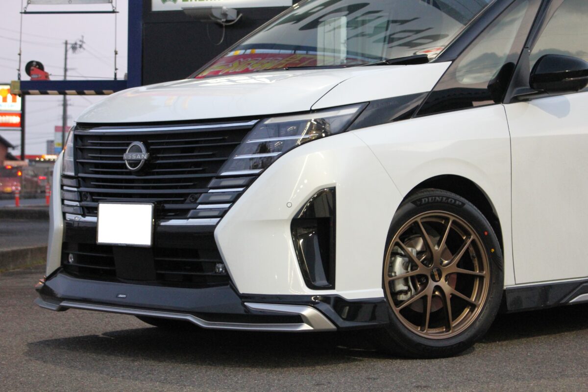 C28セレナにBBSのRI-AとブリッツのZZ-Rを装着した画像