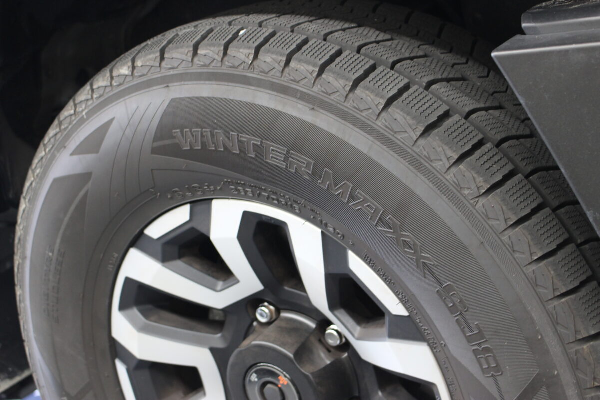 ランクル70のタイヤサイズは265/70ｒ16