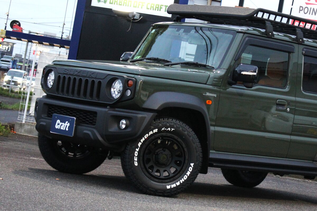 ジムニーノマドにデルタフォースオーバルとジオランダーX-ATを装着した画像