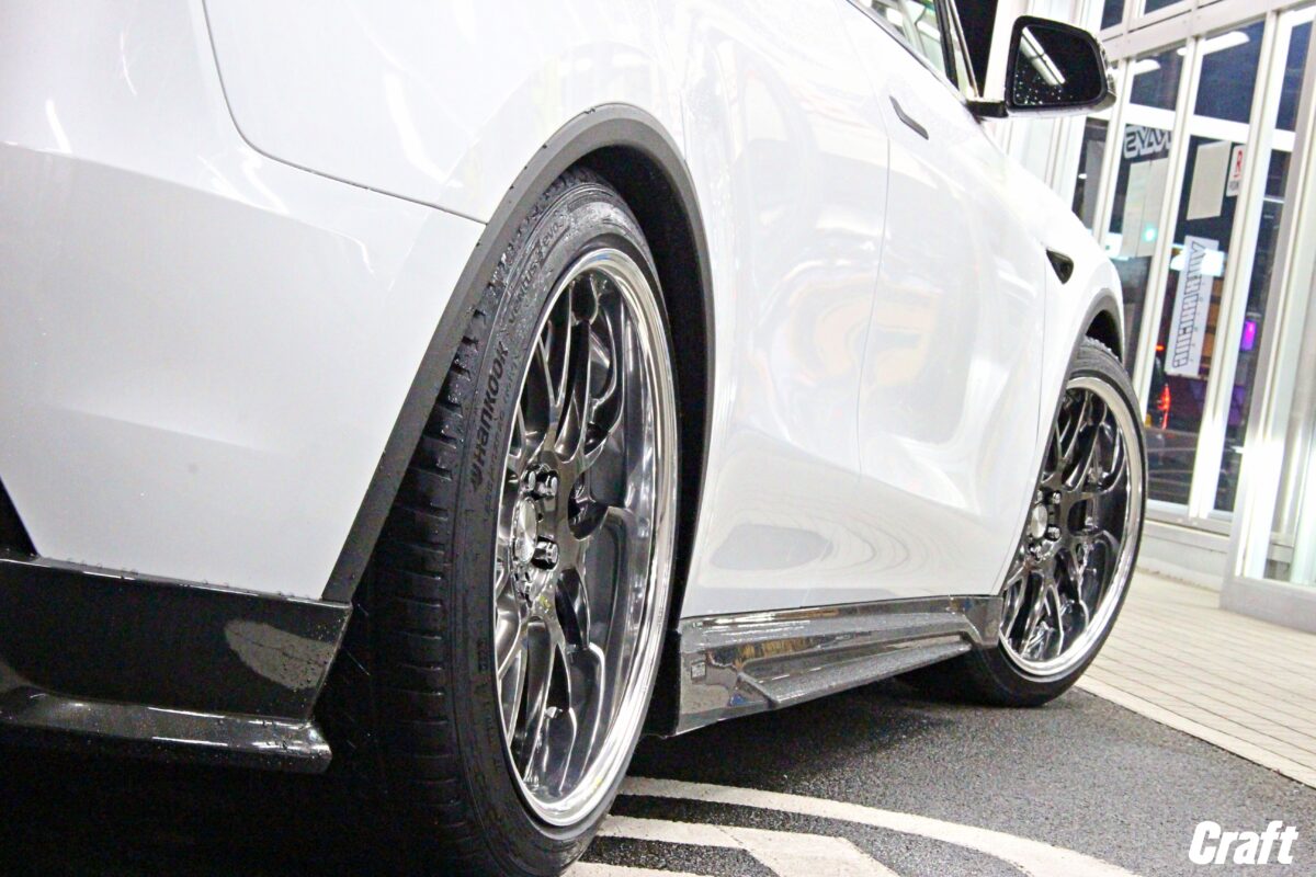 テスラ モデルY 「 前後10.0J 」 のツライチセッティング！！ | 厚木店 