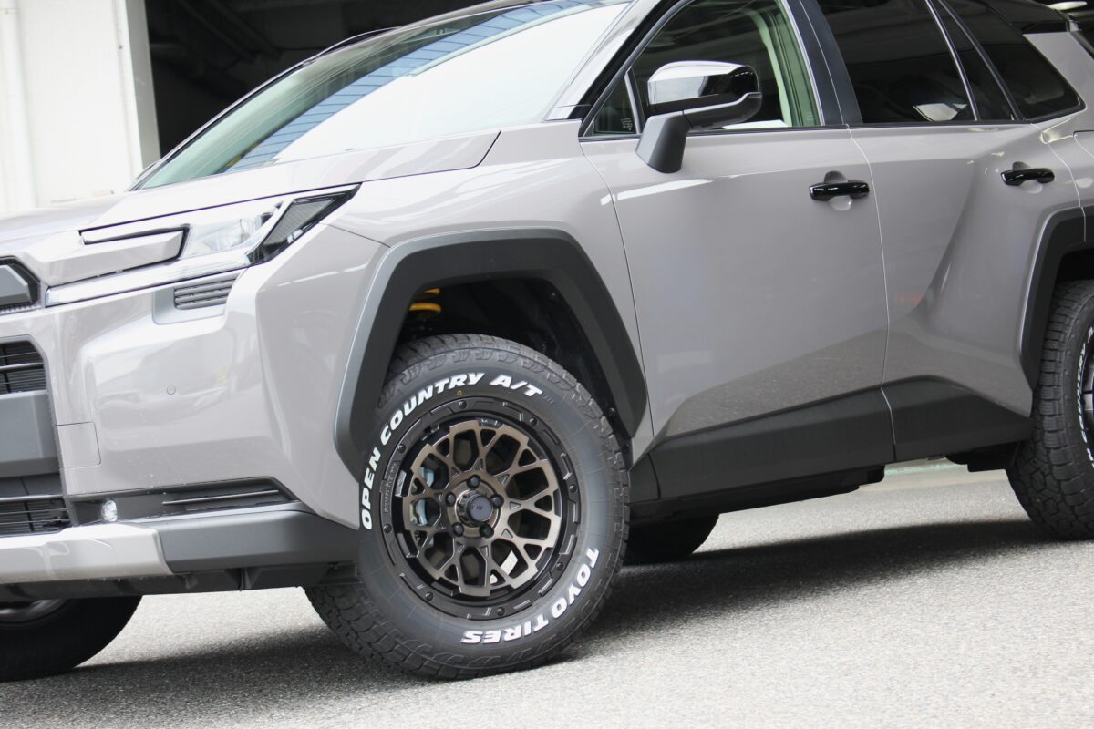 新型RAV4をチェック！タイヤ当たる当たらない？出ヅラは大丈夫 